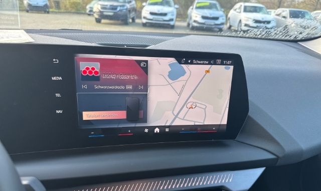 BMW 120 i Park-Assistent Navi LED SHZ Mehrzonenklima foto 10