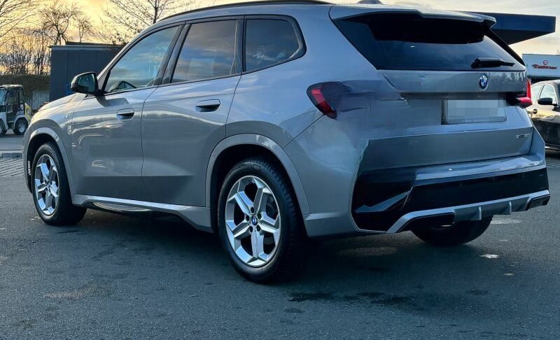 BMW X1 sDrive20i M Sportpaket ACC 360 HUD PANO H/K foto 5