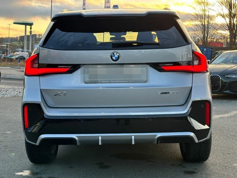 BMW X1 sDrive20i M Sportpaket ACC 360 HUD PANO H/K foto 8