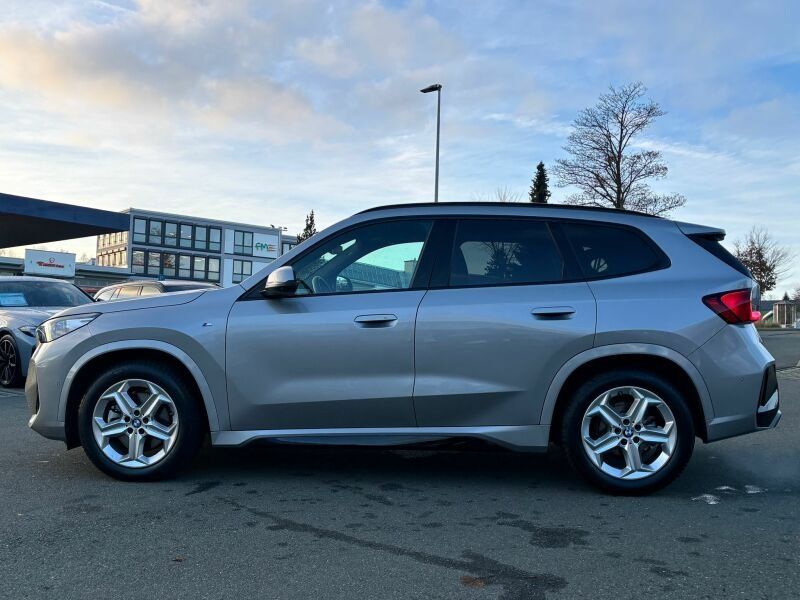 BMW X1 sDrive20i M Sportpaket ACC 360 HUD PANO H/K foto 9
