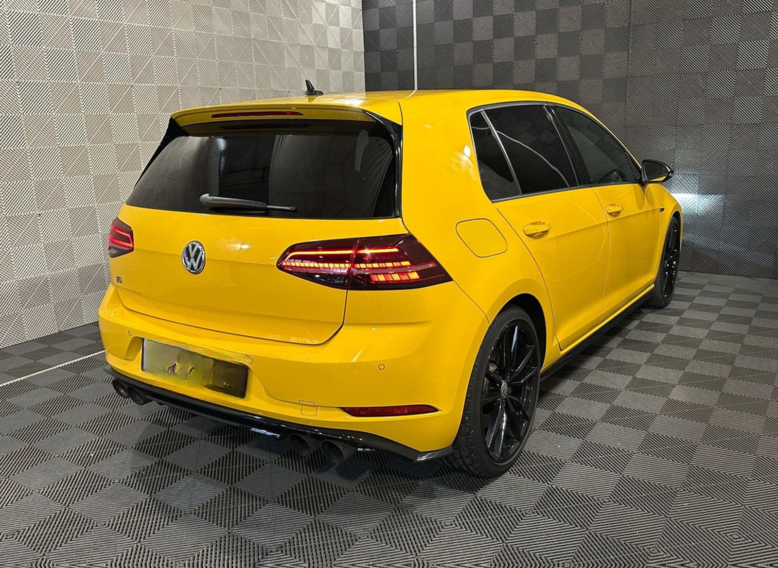 Volkswagen Golf VII R Lim. 4M.*PERF. AGA*NAPPA-LED-ACC-MEMO foto 4