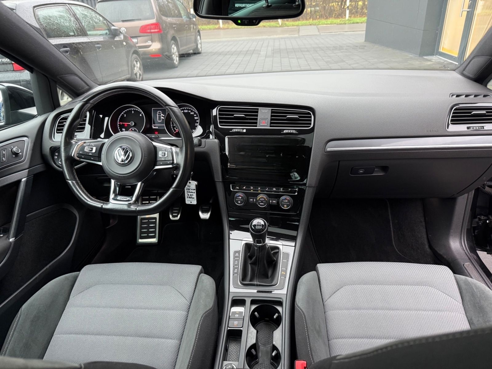 Volkswagen Golf VII Lim. R-Line Highline BMT 4Motion foto 13