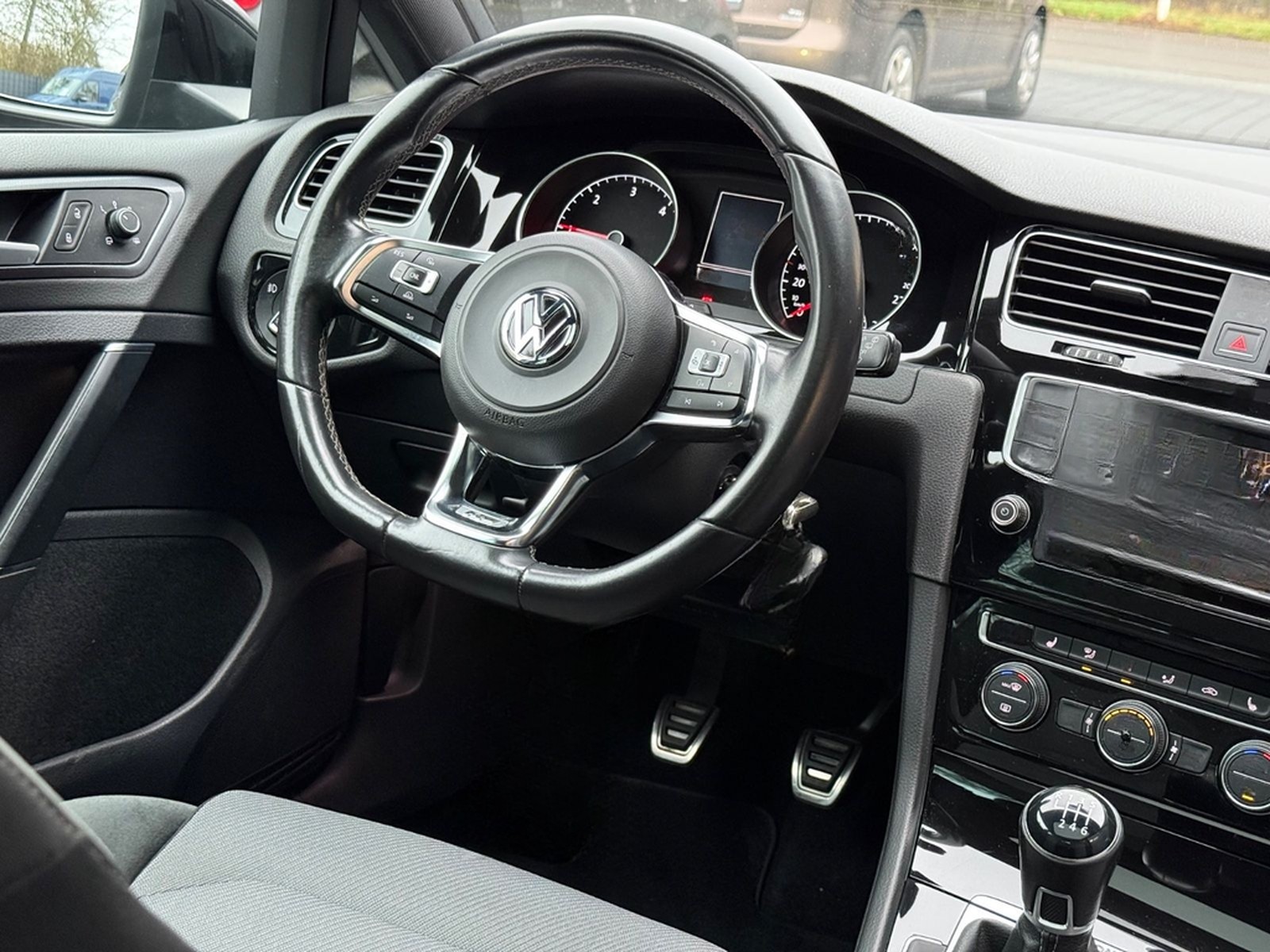 Volkswagen Golf VII Lim. R-Line Highline BMT 4Motion foto 15