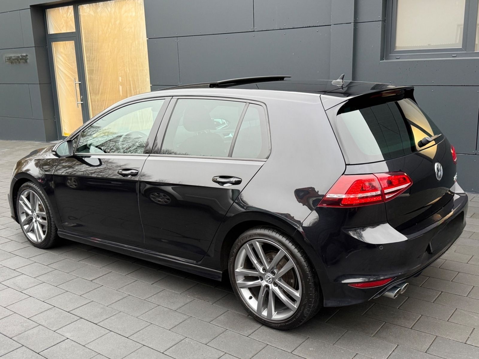 Volkswagen Golf VII Lim. R-Line Highline BMT 4Motion foto 7