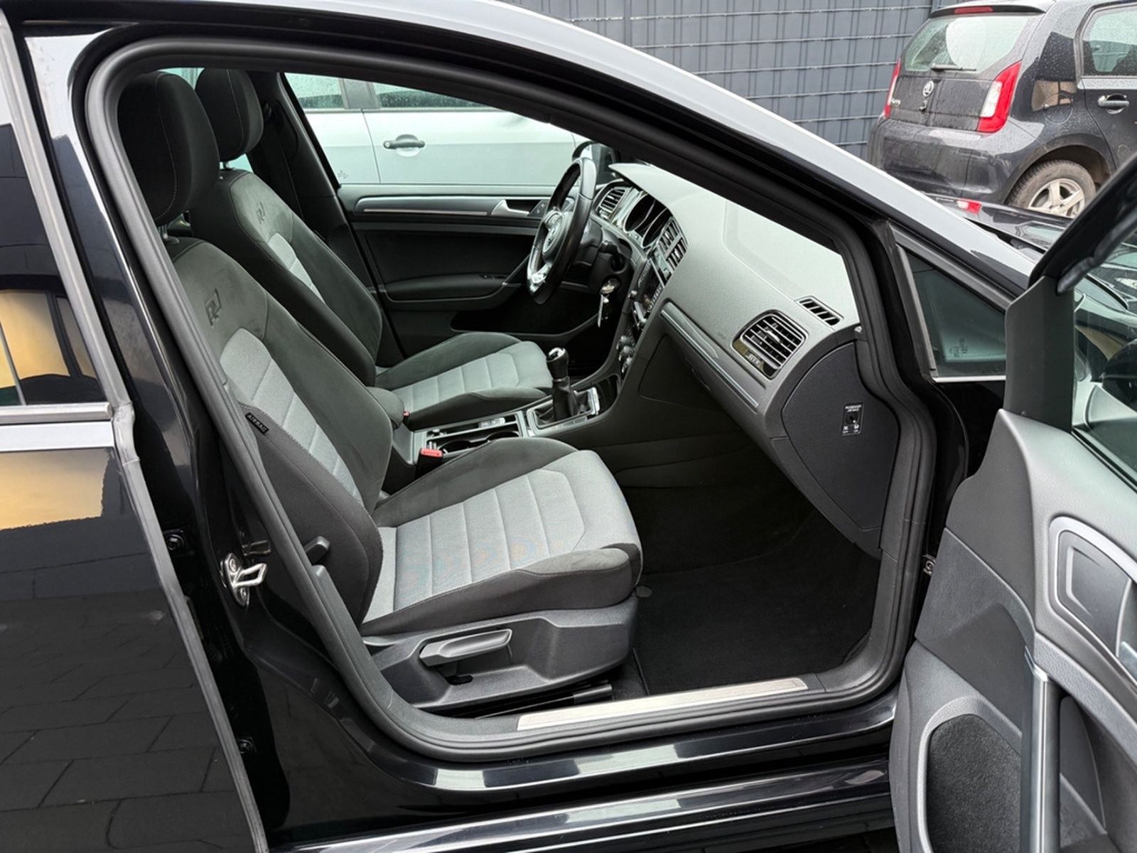 Volkswagen Golf VII Lim. R-Line Highline BMT 4Motion foto 10