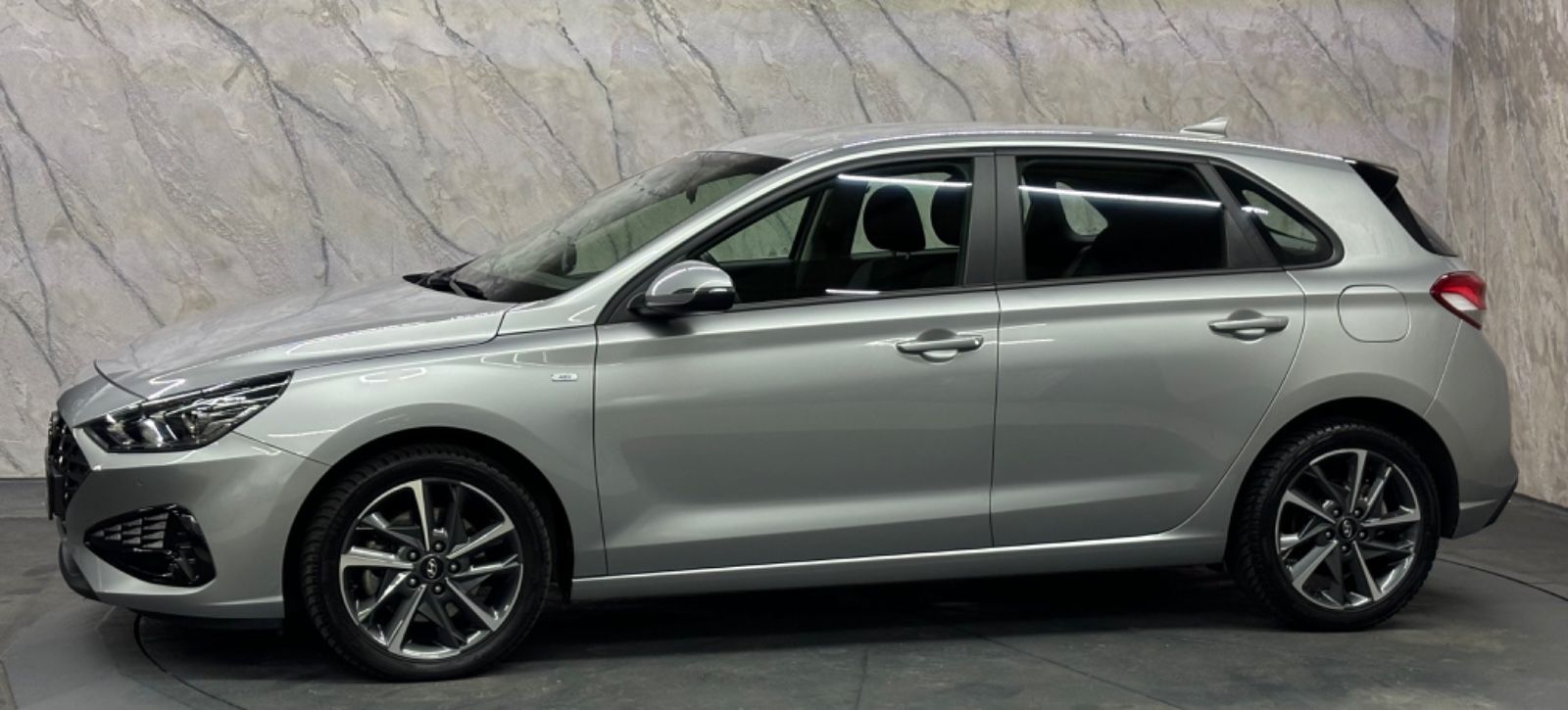 Hyundai i30 Trend Mild-Hybrid+Navi+1.Hand+MwSt. foto 3