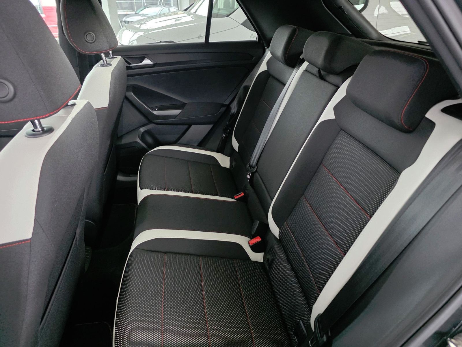 Volkswagen T-Roc 1.5 TSI ACT Sport Sitzheizung PDC vo/hi foto 11