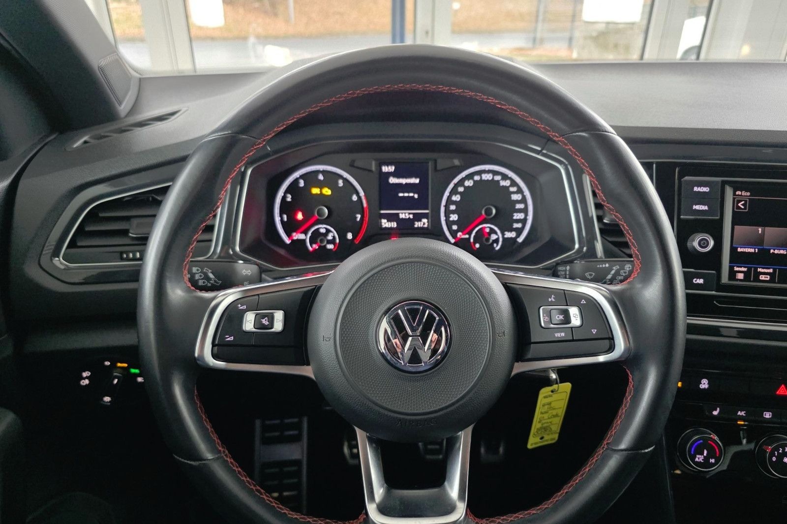 Volkswagen T-Roc 1.5 TSI ACT Sport Sitzheizung PDC vo/hi foto 13