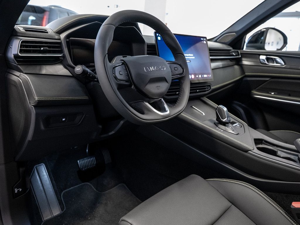 Lynk&Co 01 1.5 TD PHEV 206 kW More W-LAN ACC LED PANO foto 18