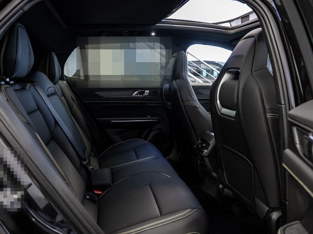 Lynk&Co 01 1.5 TD PHEV 206 kW More W-LAN ACC LED PANO foto 6