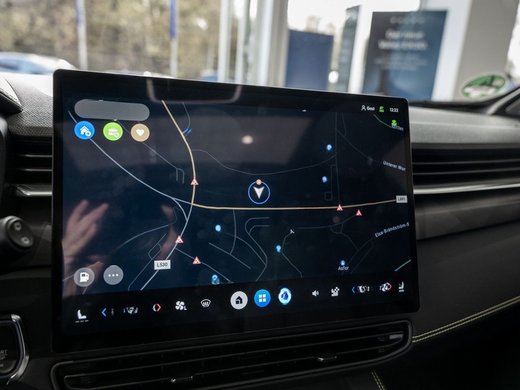 Lynk&Co 01 PHEV More PDC SHZ KAMERA NAVI ACC LED PANO foto 11