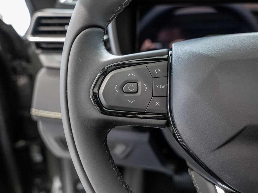 Lynk&Co 01 PHEV More PDC SHZ KAMERA NAVI ACC LED PANO foto 17