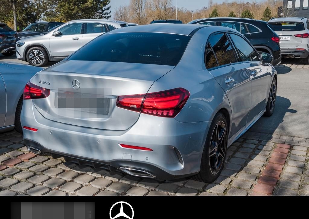 Mercedes-Benz A 200 LIMOUSINE AMG LINE PANORAMA NIGHT KEYLESS foto 4