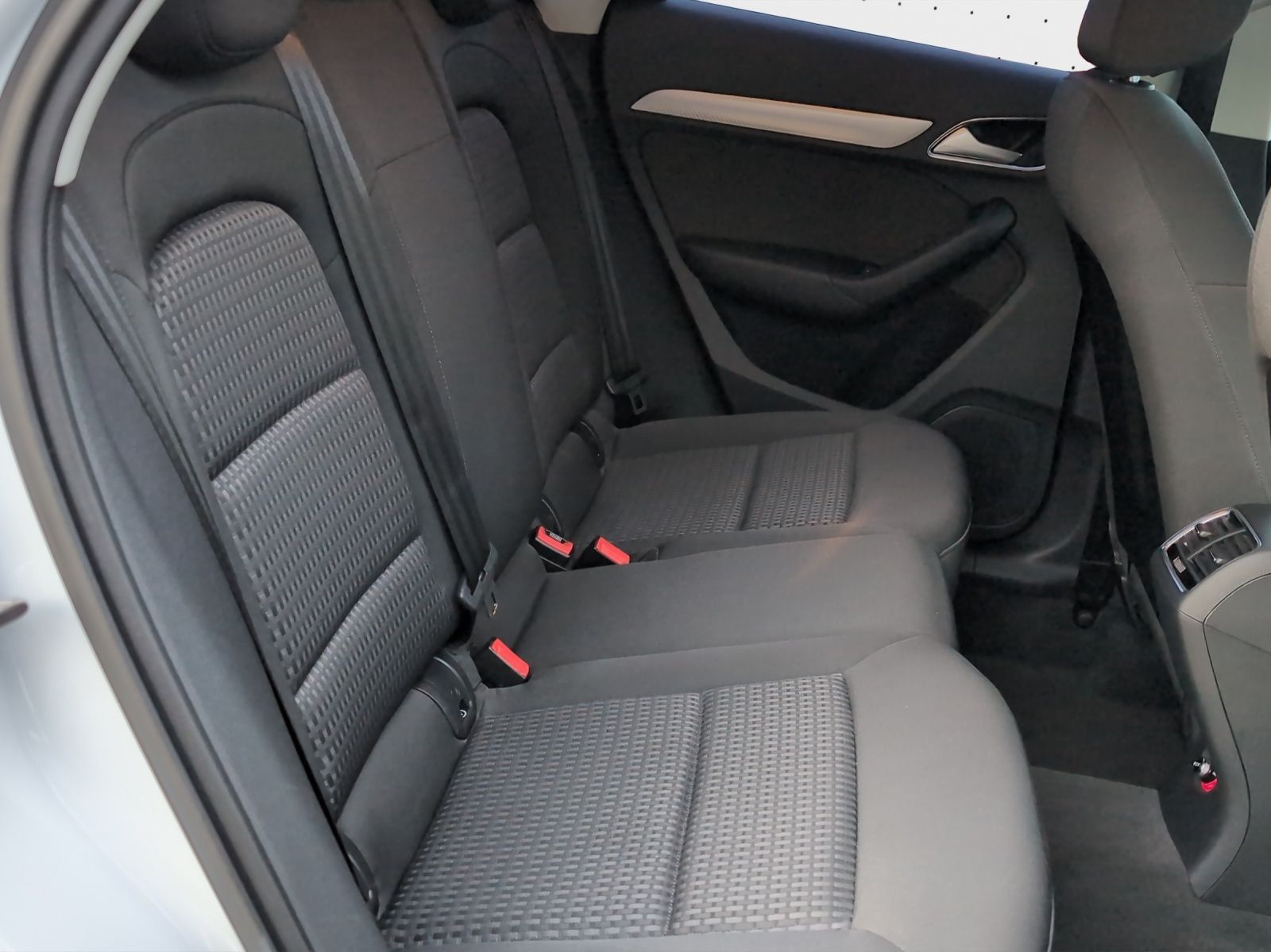 Audi Q3 2.0 TFSI qu S tronic *Xenon*AHK*Navi+*EPH v+h foto 14