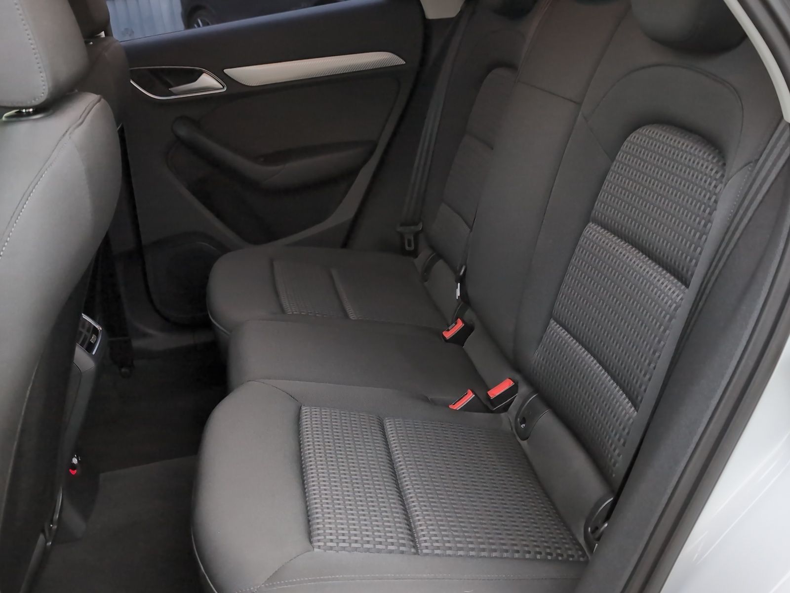 Audi Q3 2.0 TFSI qu S tronic *Xenon*AHK*Navi+*EPH v+h foto 15