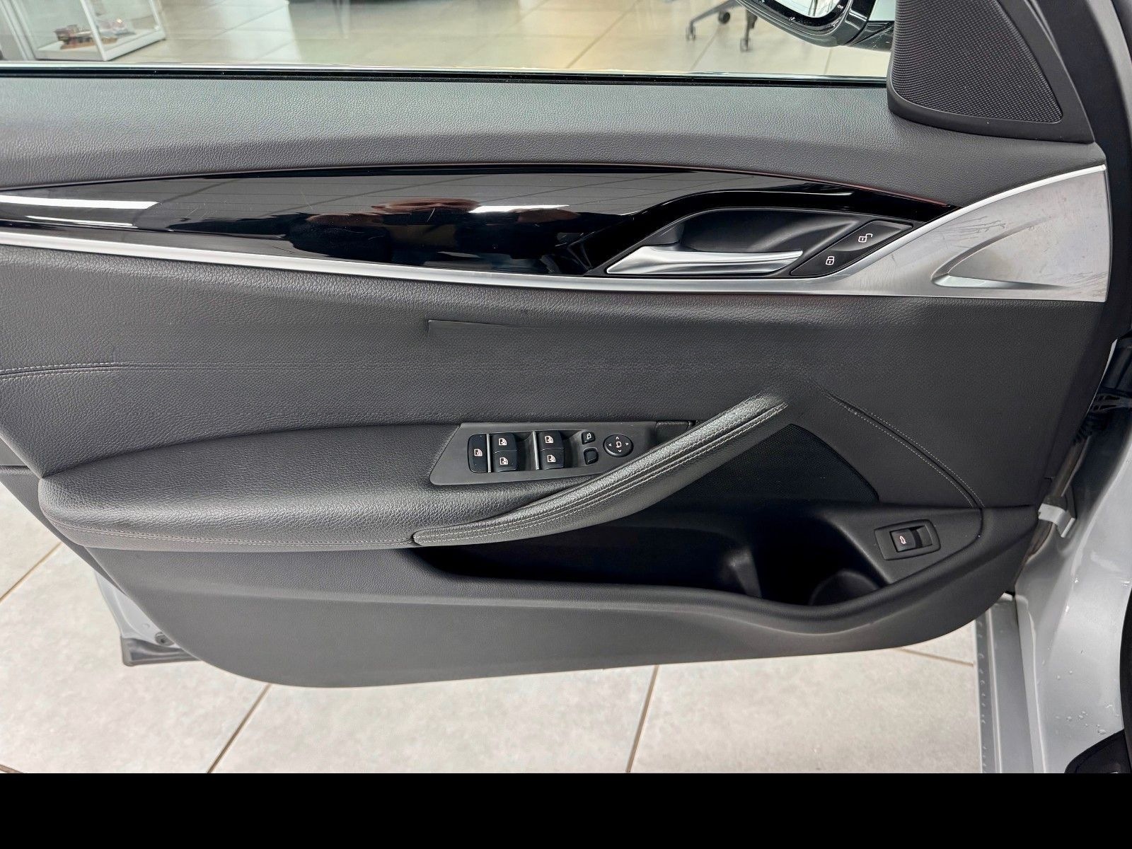 BMW 530 d xDrive Luxury Line*HUD*Leder*Pano*Kamera foto 12