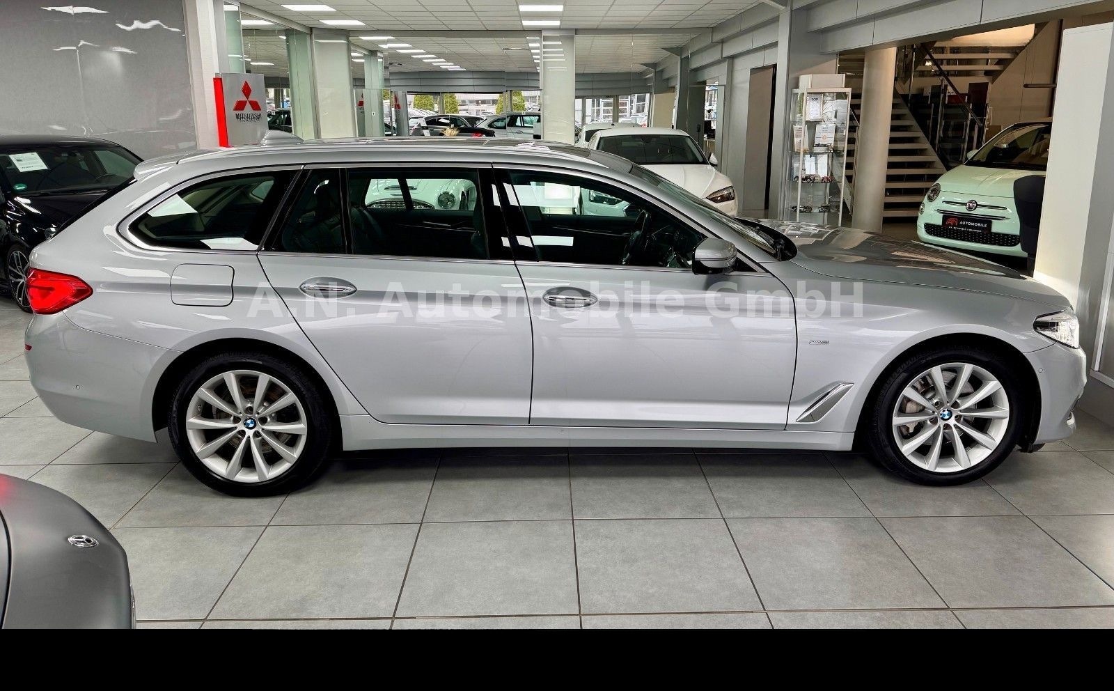 BMW 530 d xDrive Luxury Line*HUD*Leder*Pano*Kamera foto 5