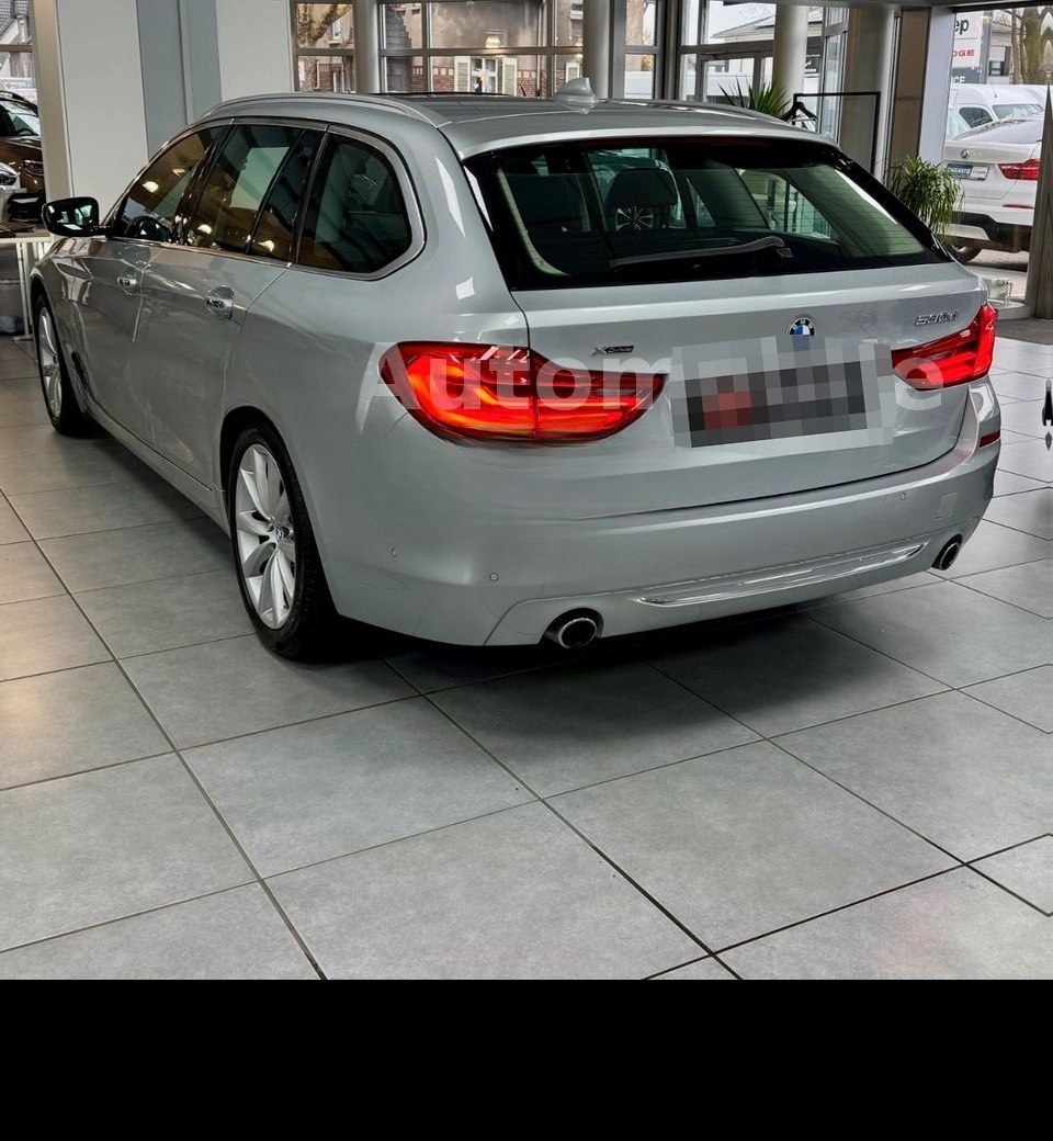 BMW 530 d xDrive Luxury Line*HUD*Leder*Pano*Kamera foto 6
