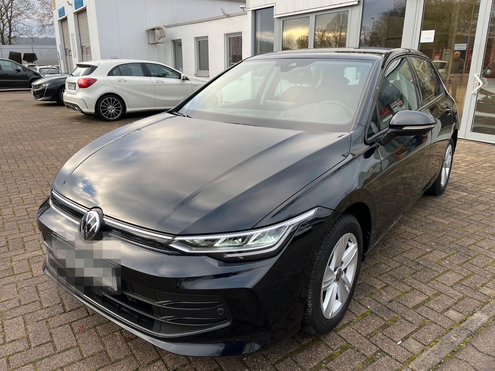 Volkswagen Golf VIII  1.5 TSI Life foto 4