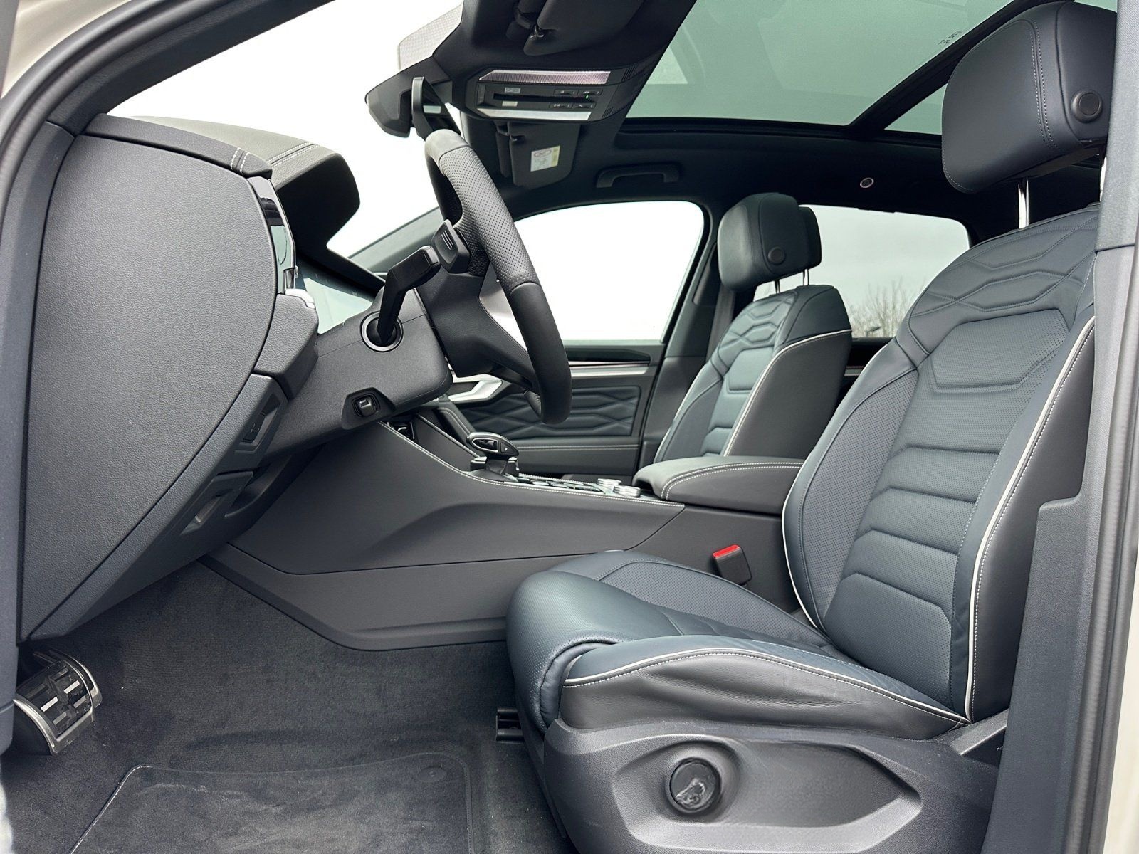 Volkswagen Touareg R-Line 3.0 l V6 TDI 4MOTION 8-Gang-Autom foto 14