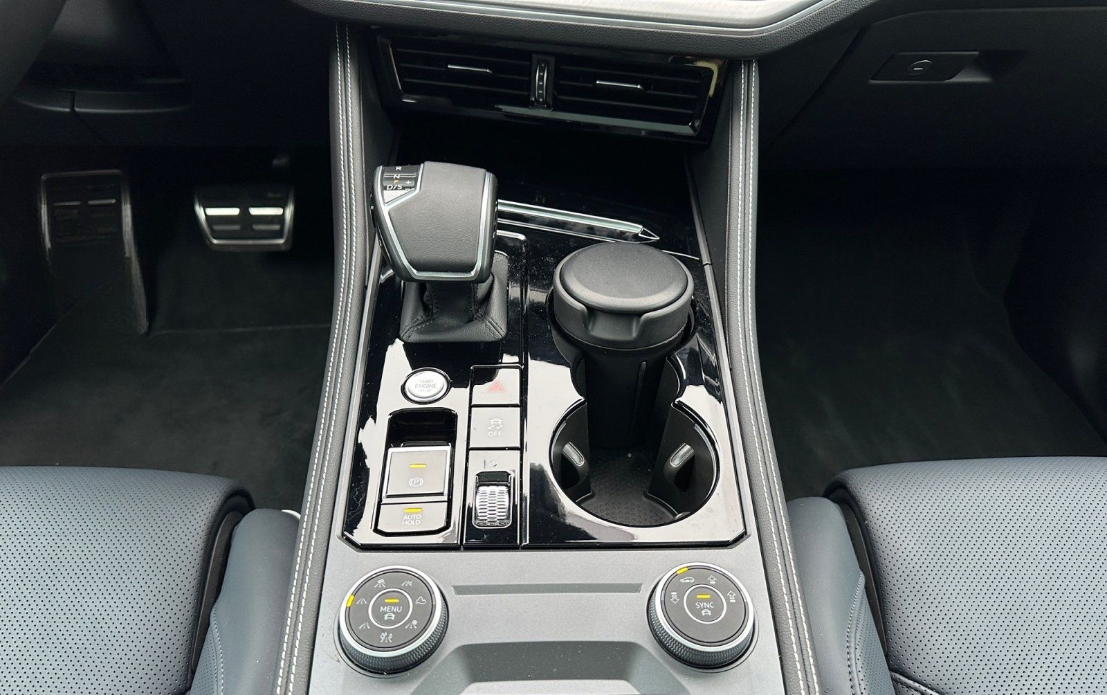 Volkswagen Touareg R-Line 3.0 l V6 TDI 4MOTION 8-Gang-Autom foto 9