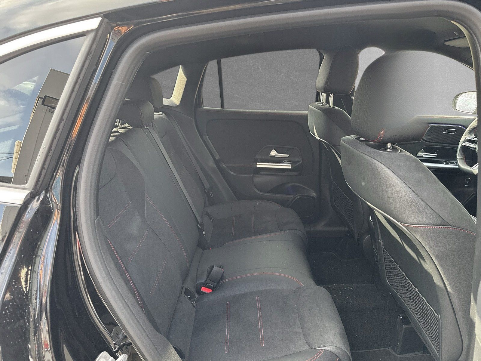 Mercedes-Benz GLA 200 AMG Adanced+ AHK Multibeam LED Distronic foto 5