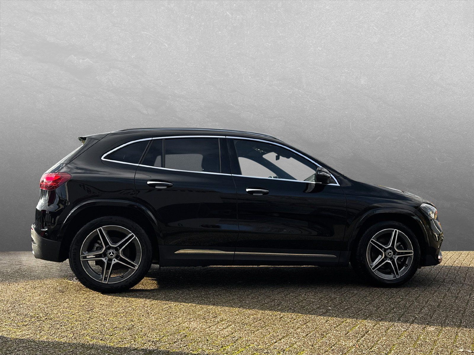 Mercedes-Benz GLA 200 AMG Adanced+ AHK Multibeam LED Distronic foto 6