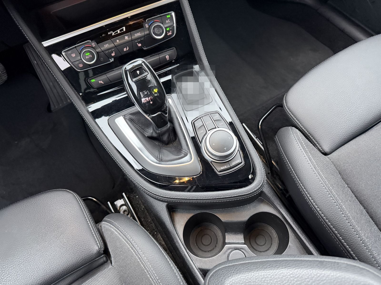 BMW 220i Active Tourer foto 8