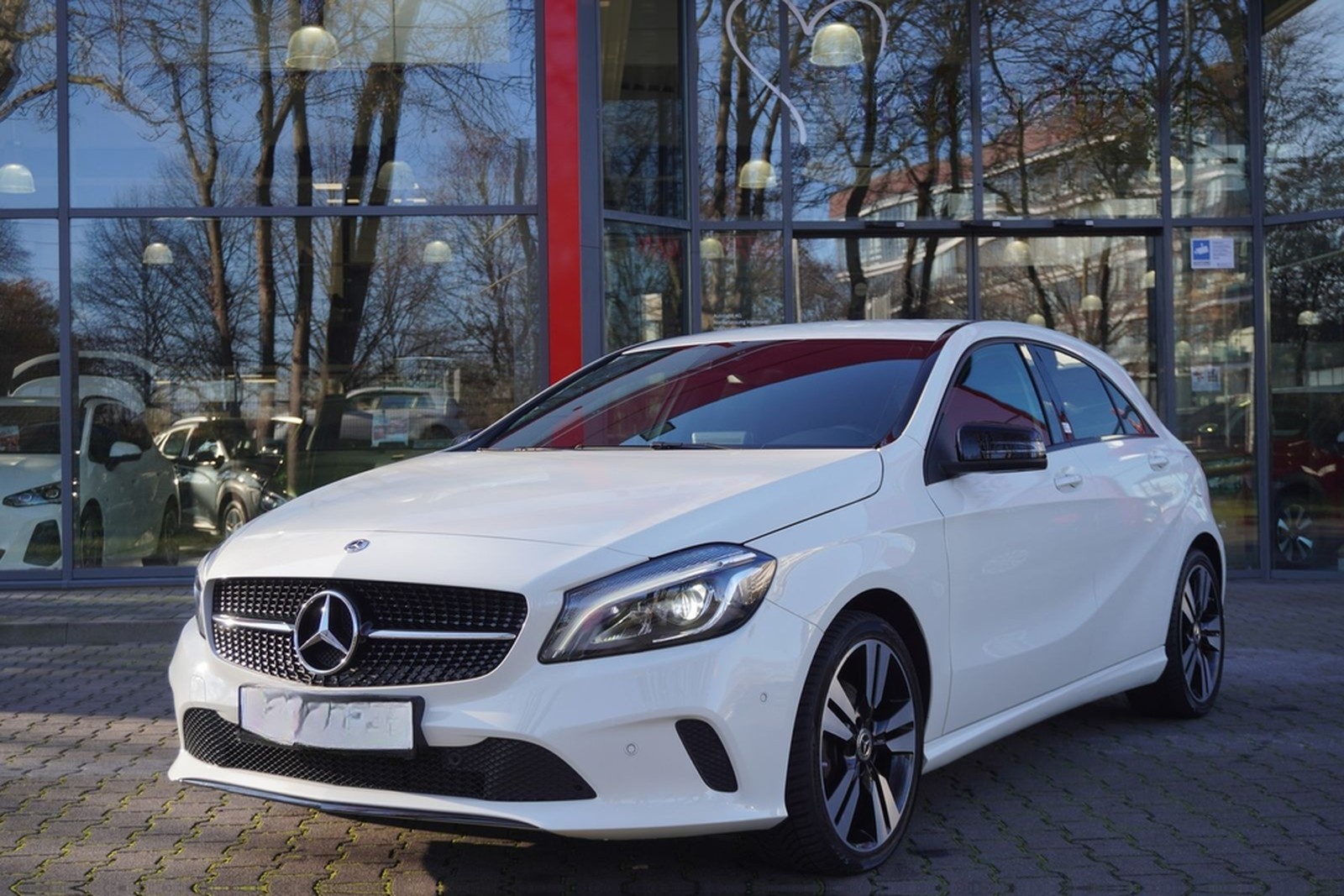 Mercedes-Benz A220 4Matic Urban 4-Matic 7G-DCT LED Totwinkel foto 2