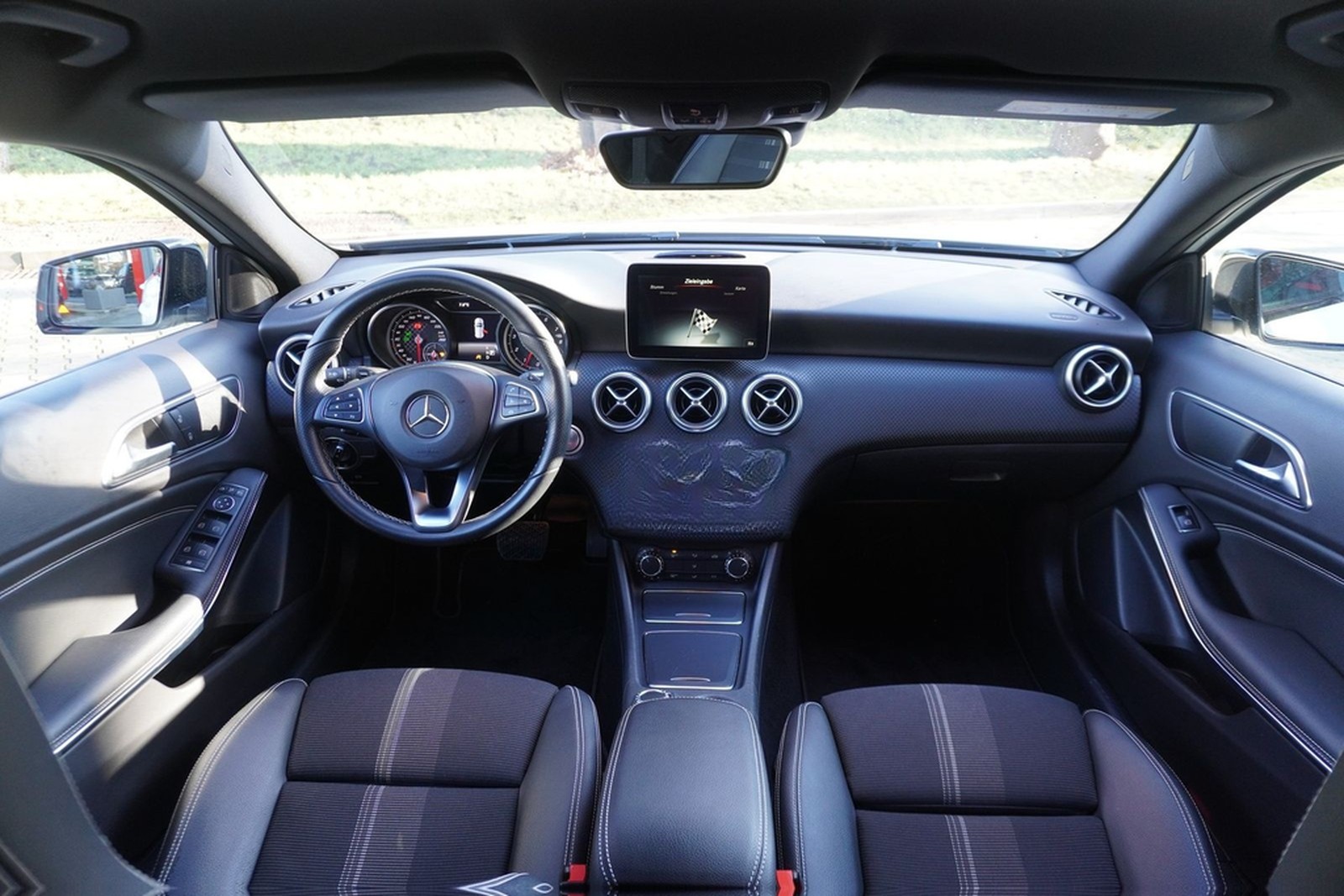 Mercedes-Benz A220 4Matic Urban 4-Matic 7G-DCT LED Totwinkel foto 13