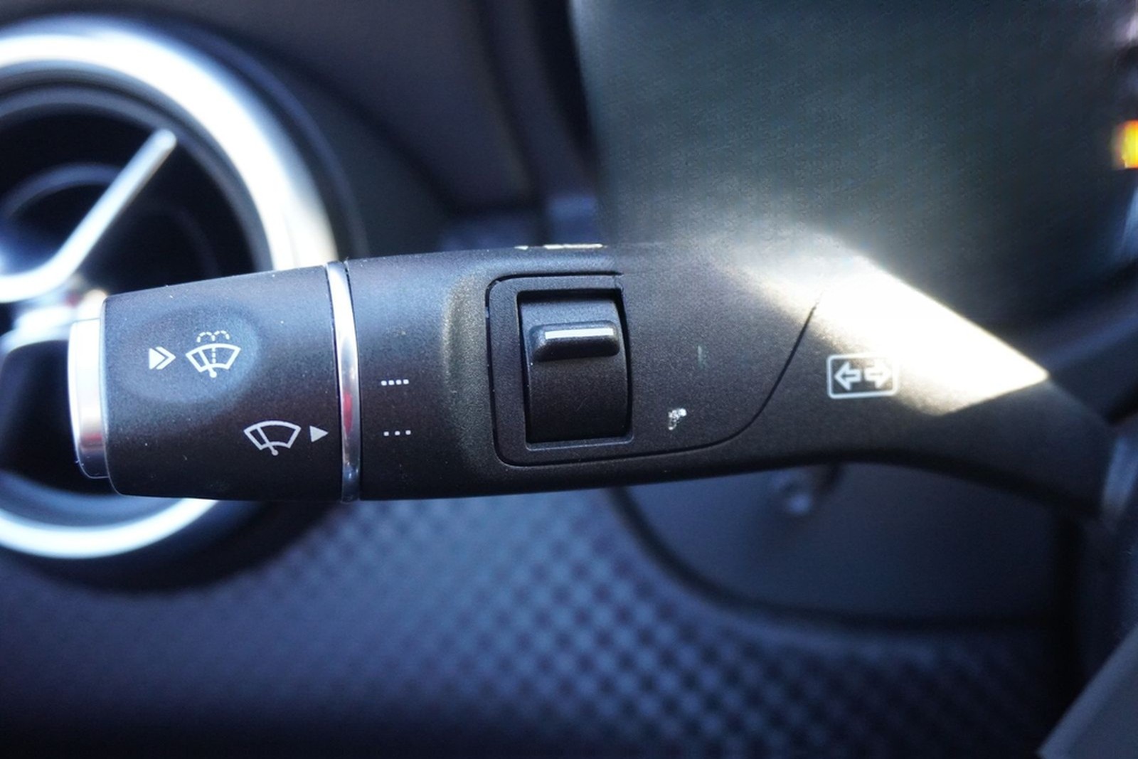 Mercedes-Benz A220 4Matic Urban 4-Matic 7G-DCT LED Totwinkel foto 18