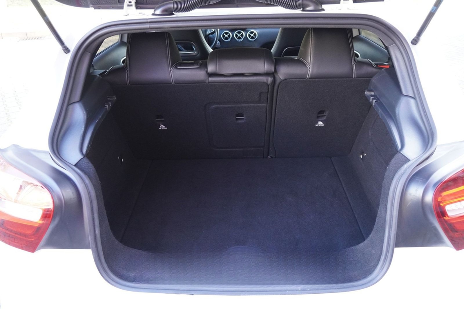 Mercedes-Benz A220 4Matic Urban 4-Matic 7G-DCT LED Totwinkel foto 32