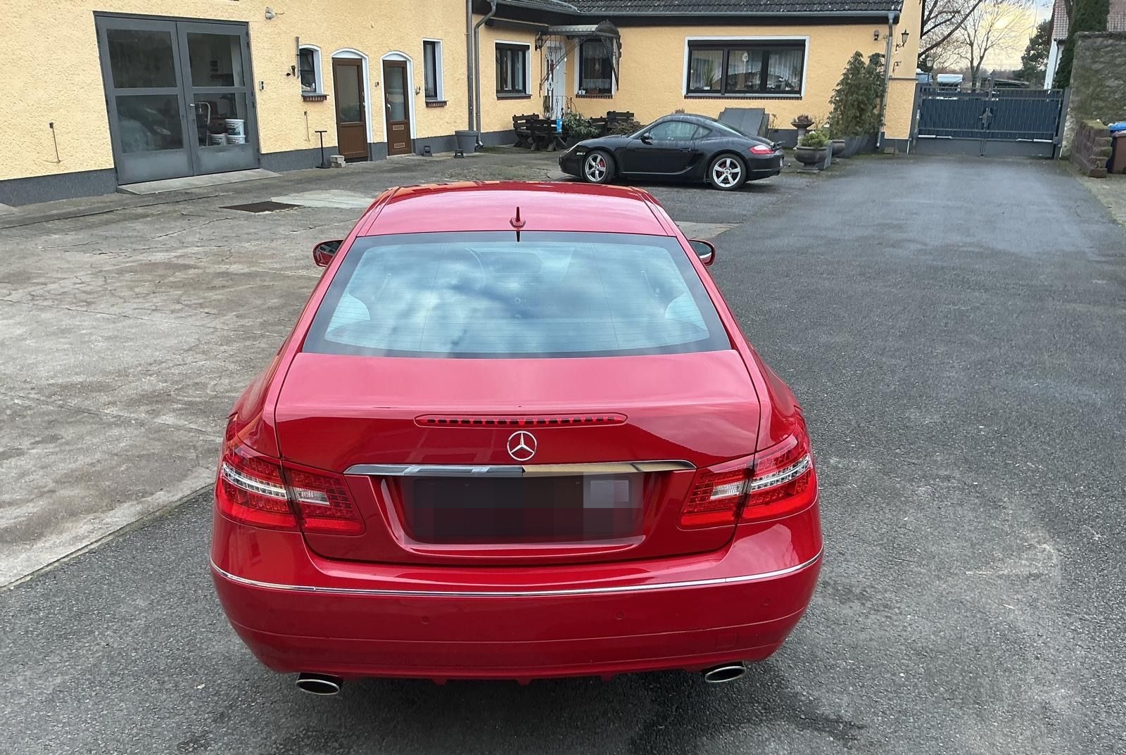 Mercedes-Benz E 350 Coupé BlueEFFICIENCY ELEGANCE foto 9