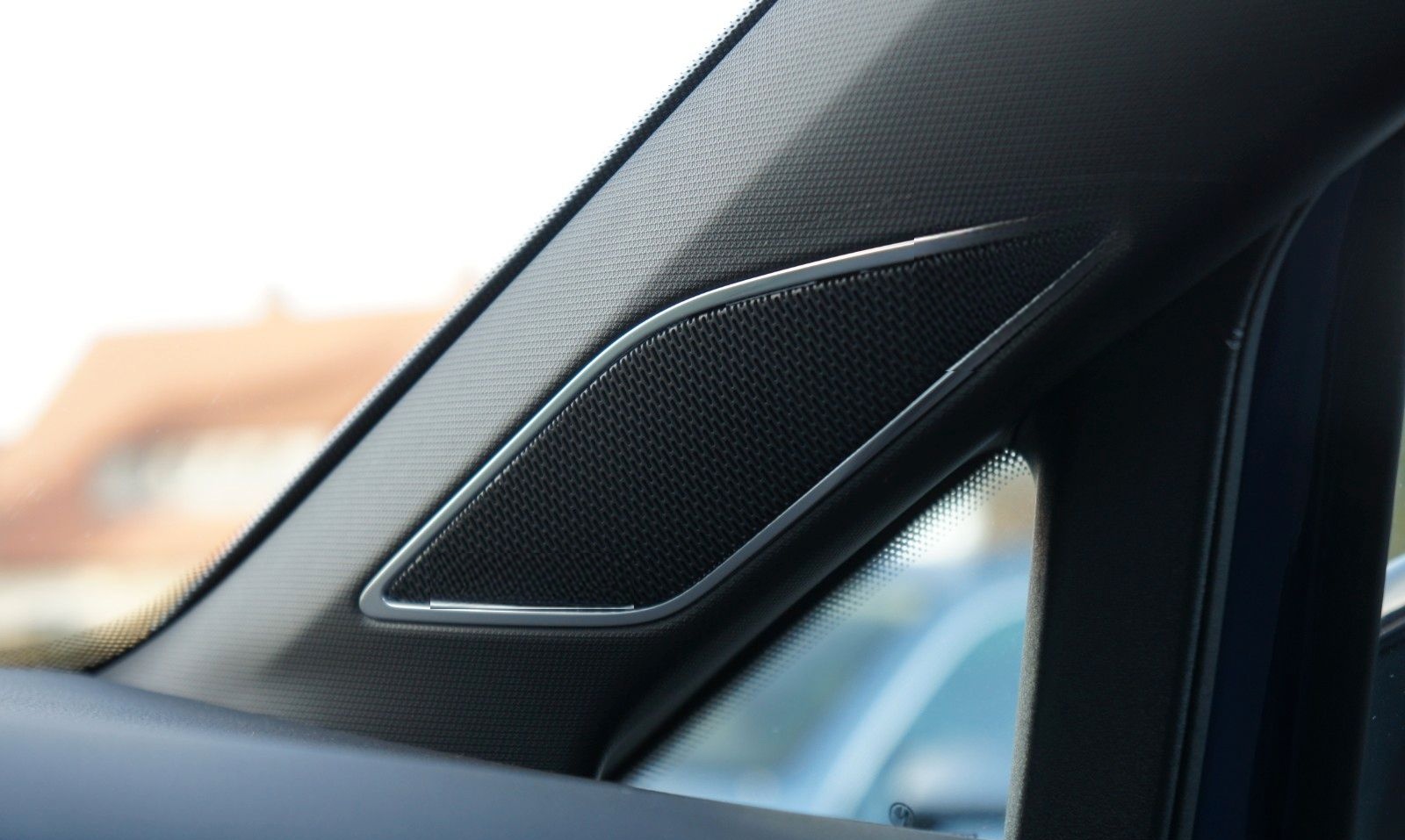 Volkswagen Golf VIII Variant R 2.0 TSI 4Motion DSG *MATRIX* foto 20