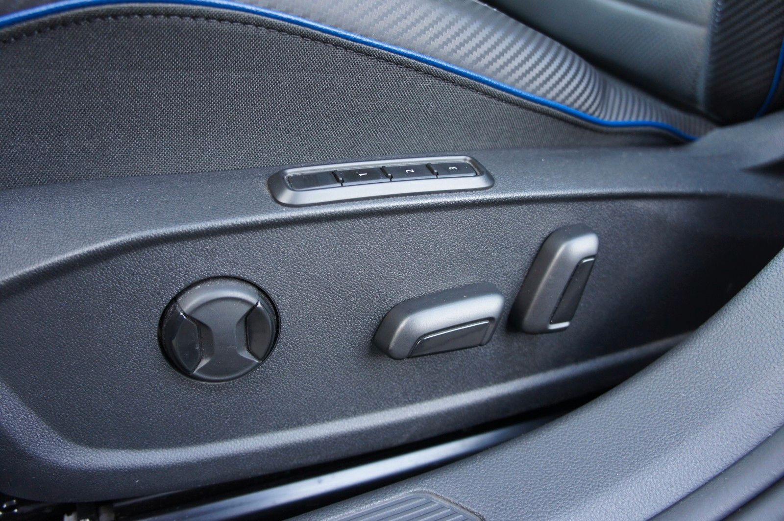 Volkswagen Golf VIII Variant R 2.0 TSI 4Motion DSG *MATRIX* foto 21