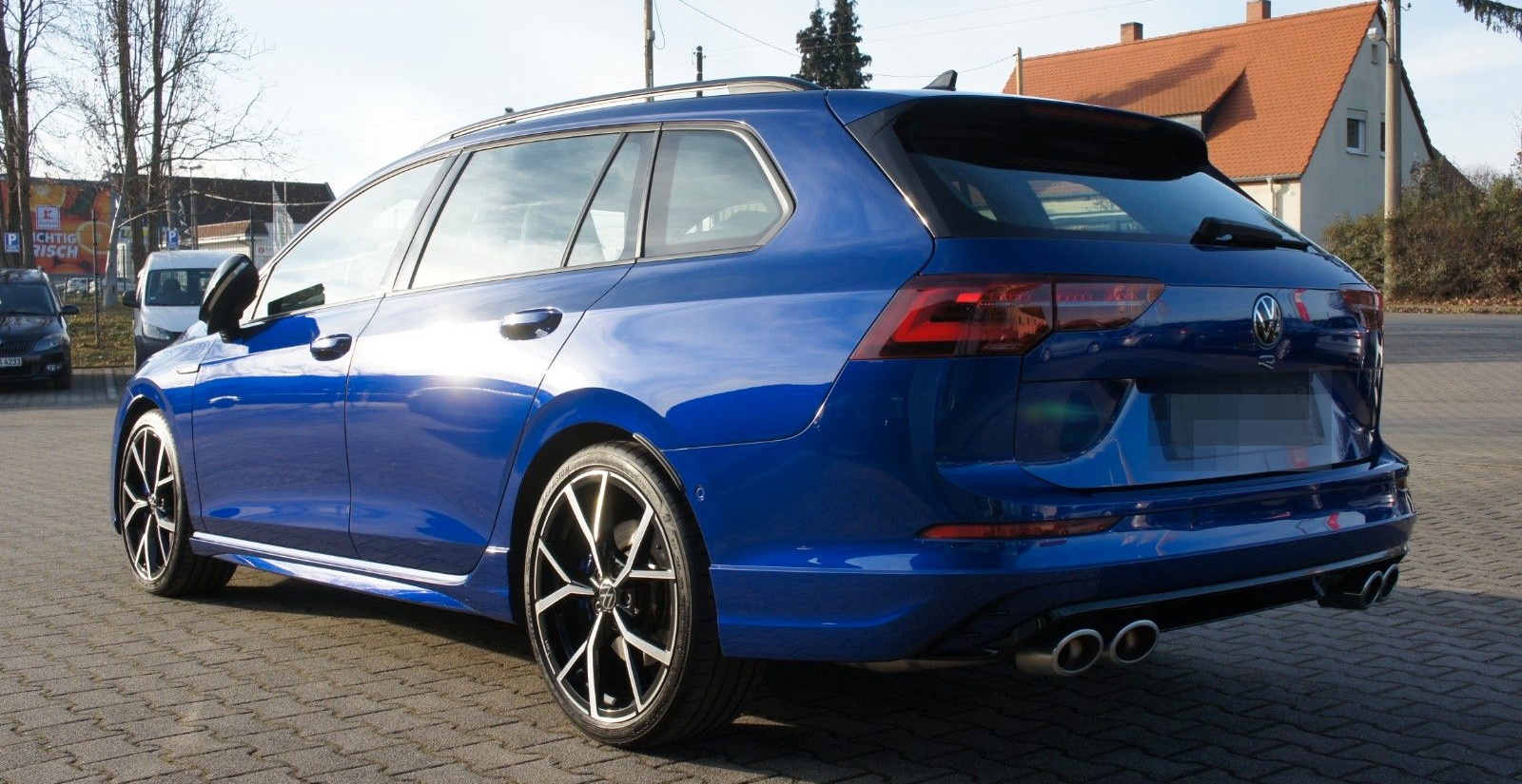 Volkswagen Golf VIII Variant R 2.0 TSI 4Motion DSG *MATRIX* foto 6