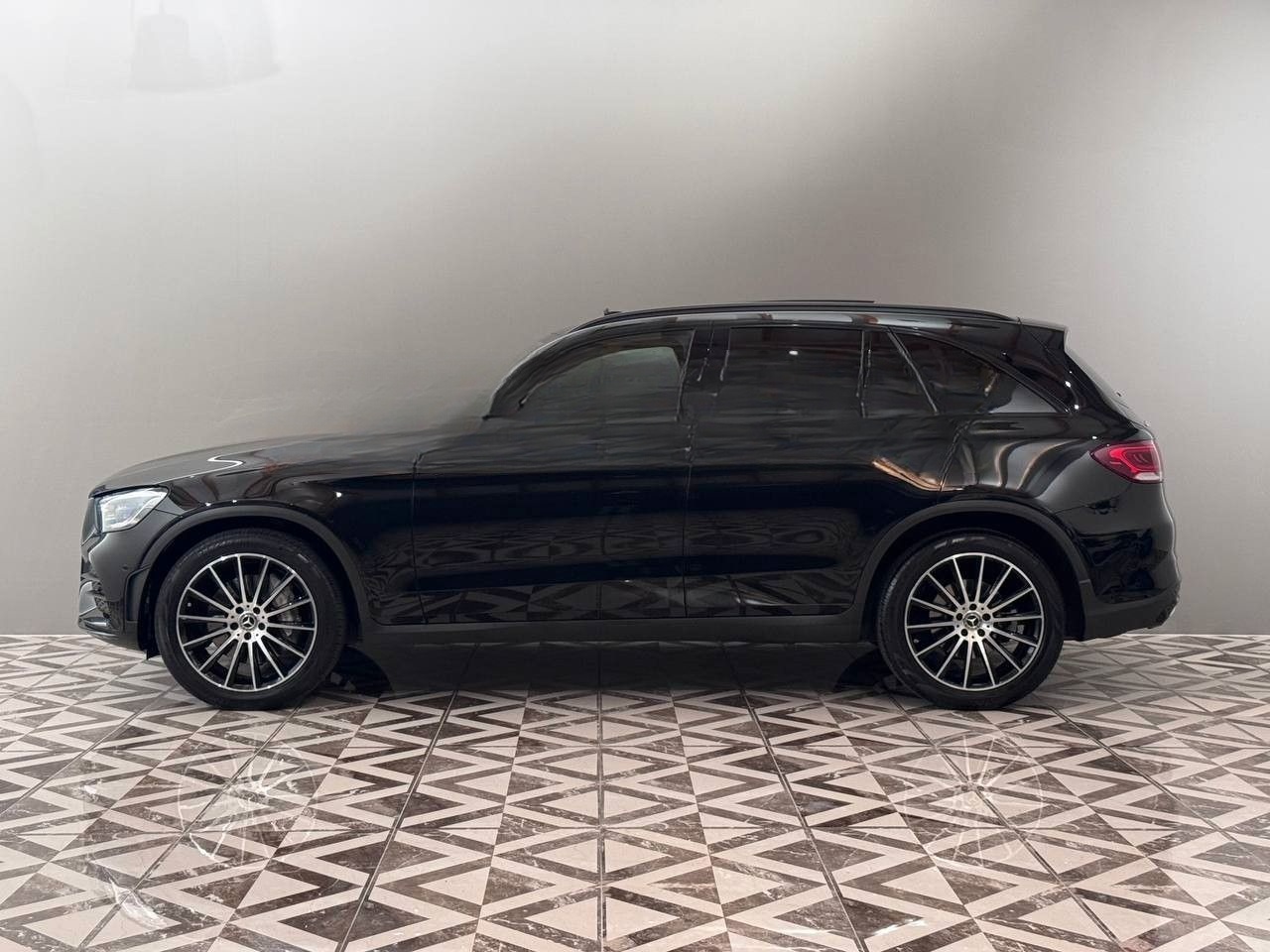 Mercedes-Benz GLC 300 d 4Matic AMG L. Sonderausstattung Pano. foto 3