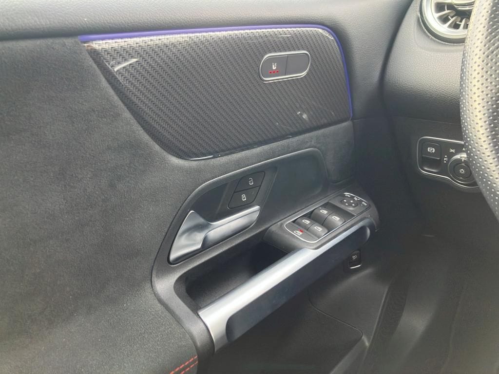 Mercedes-Benz GLB 200 d AMG NIGHT M-BEAM K-GO KAMERA DAB EDW foto 11