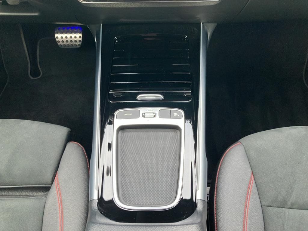 Mercedes-Benz GLB 200 d AMG NIGHT M-BEAM K-GO KAMERA DAB EDW foto 9