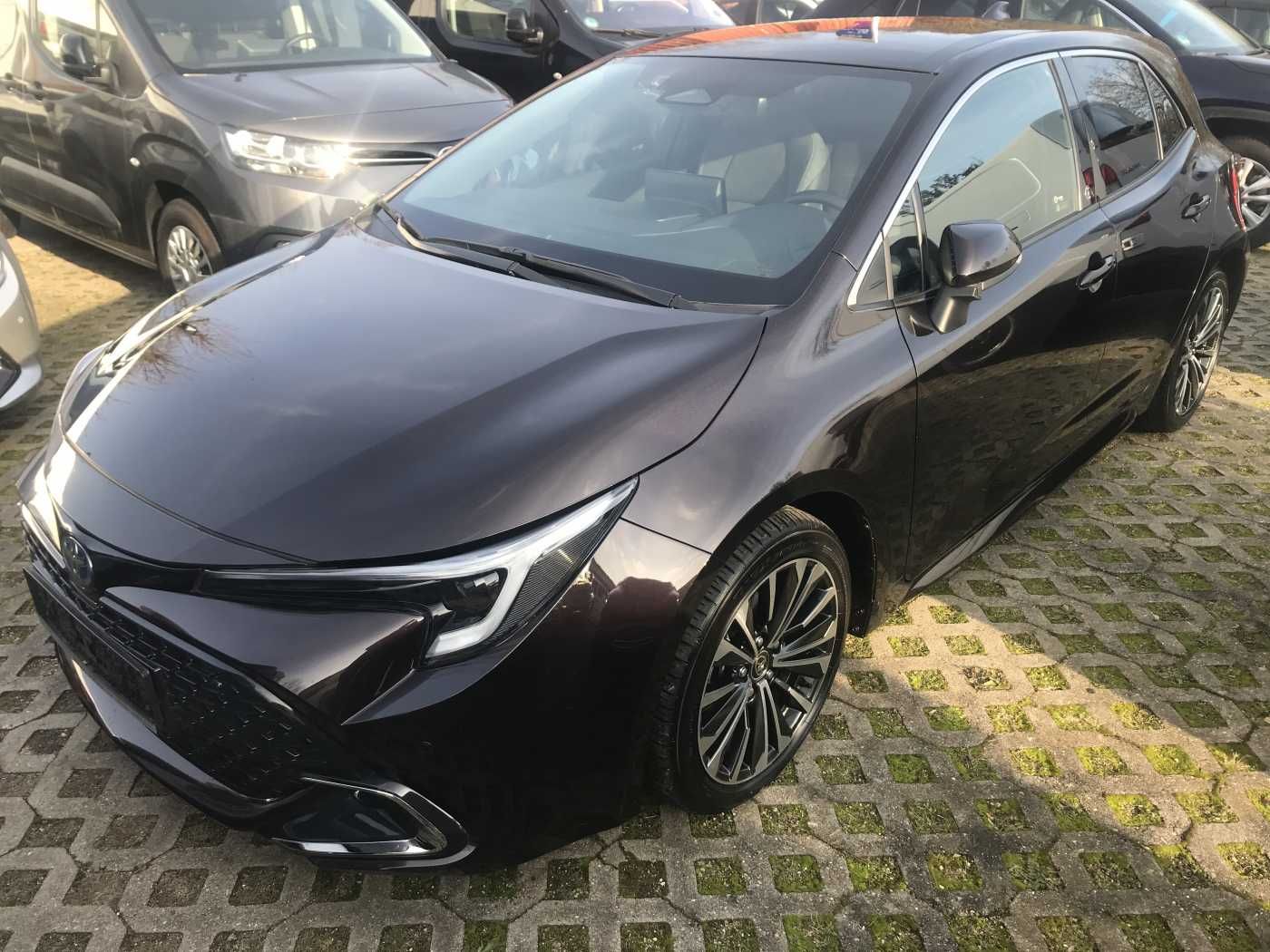 Toyota Corolla Hybrid 1.8 Team Deutschland foto 2