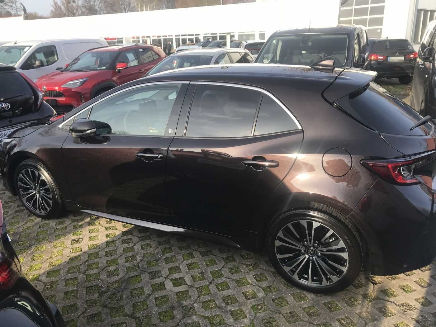 Toyota Corolla Hybrid 1.8 Team Deutschland foto 3