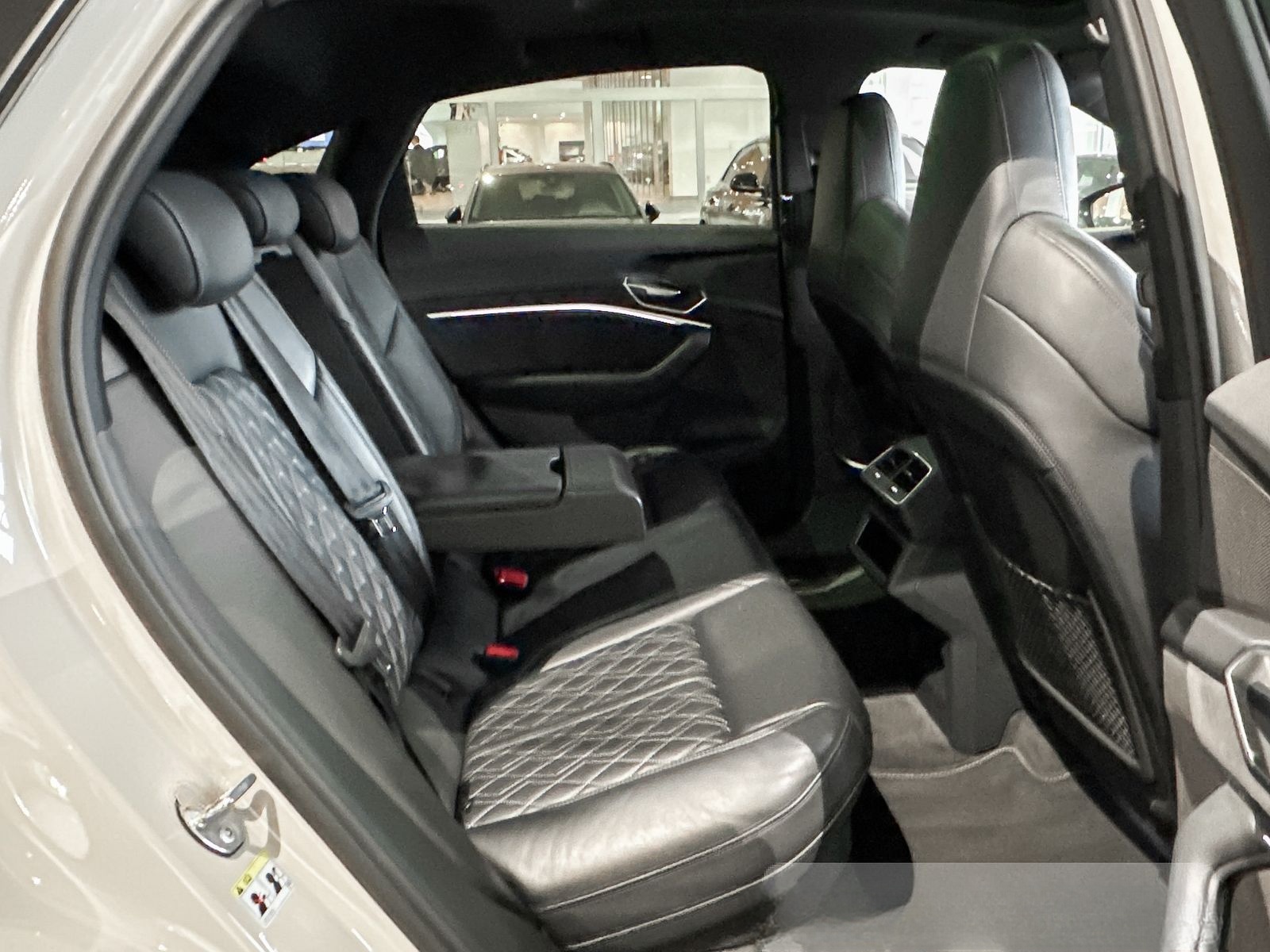 Audi E-TRON SPORTBACK 55 QUAT. S-LINE RAUTEN MATRIX foto 11