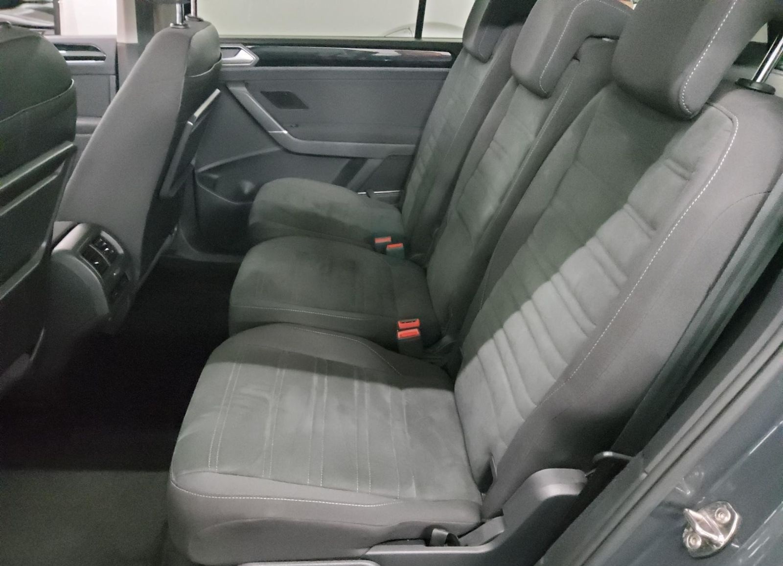 Volkswagen Touran 2.0 TDI Highline Navi LED ACC AID foto 13