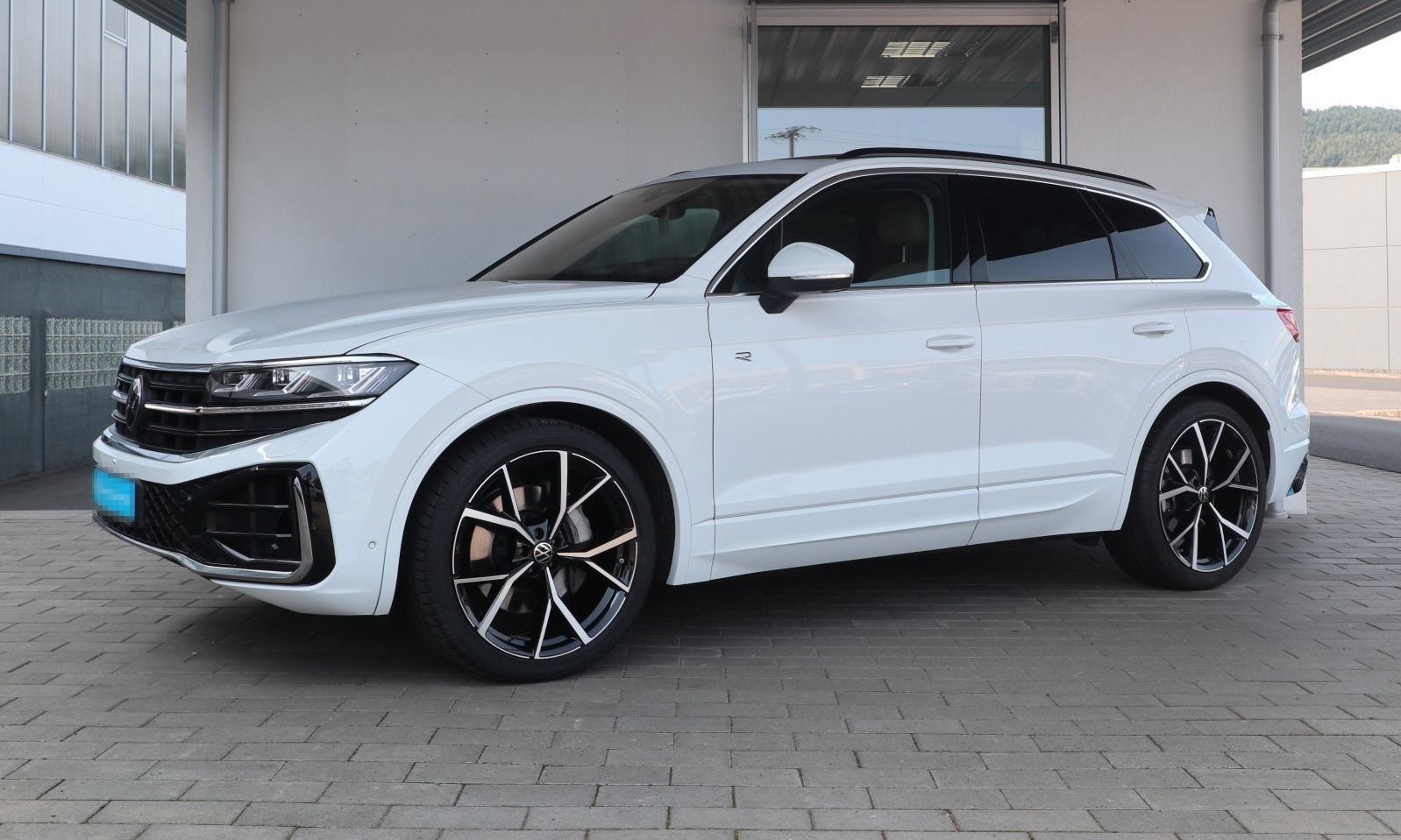 Volkswagen Touareg R-Line 3.0 V6 TSI DSG 4Motion PANO AHK L foto 2