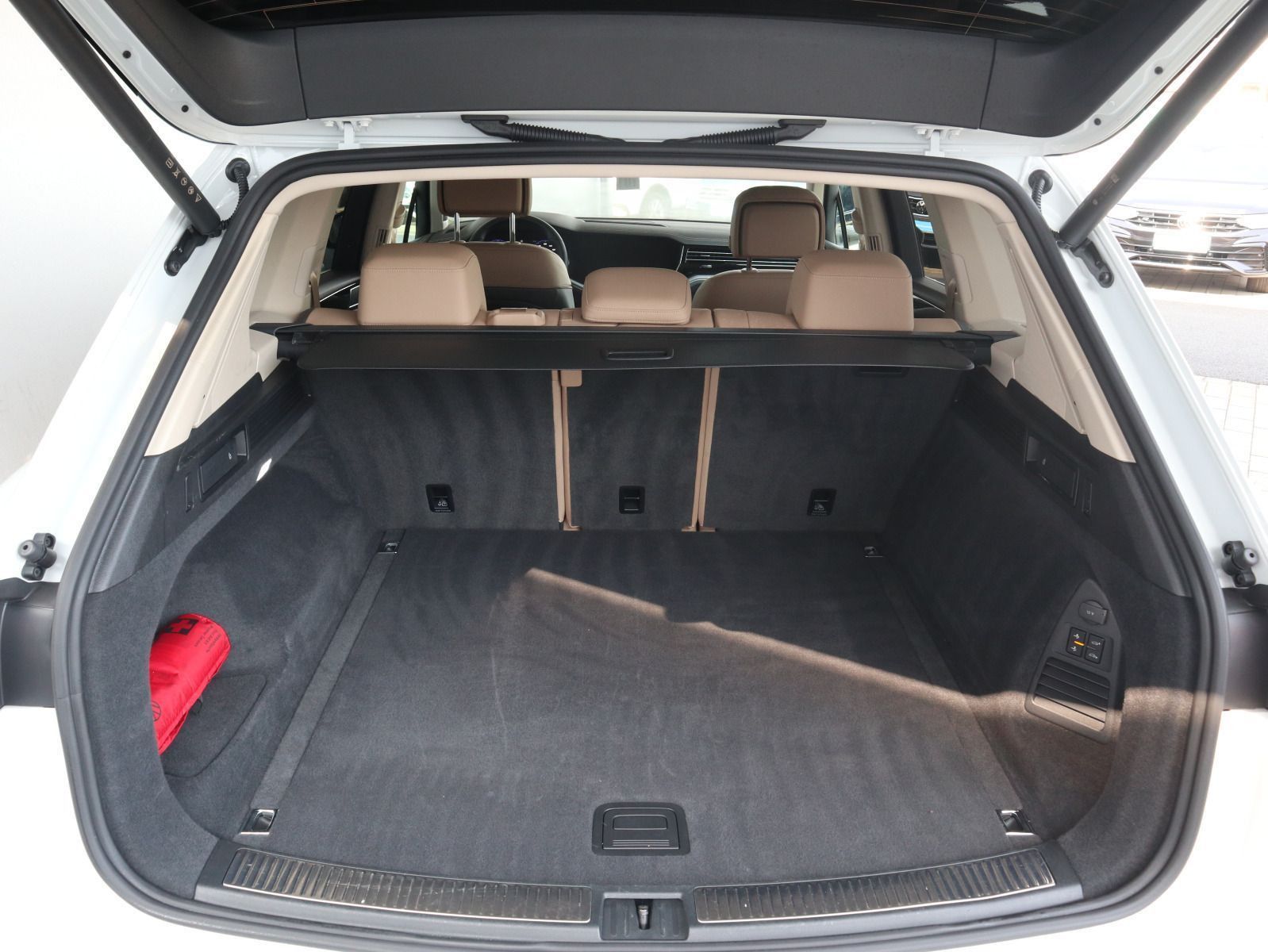 Volkswagen Touareg R-Line 3.0 V6 TSI DSG 4Motion PANO AHK L foto 9