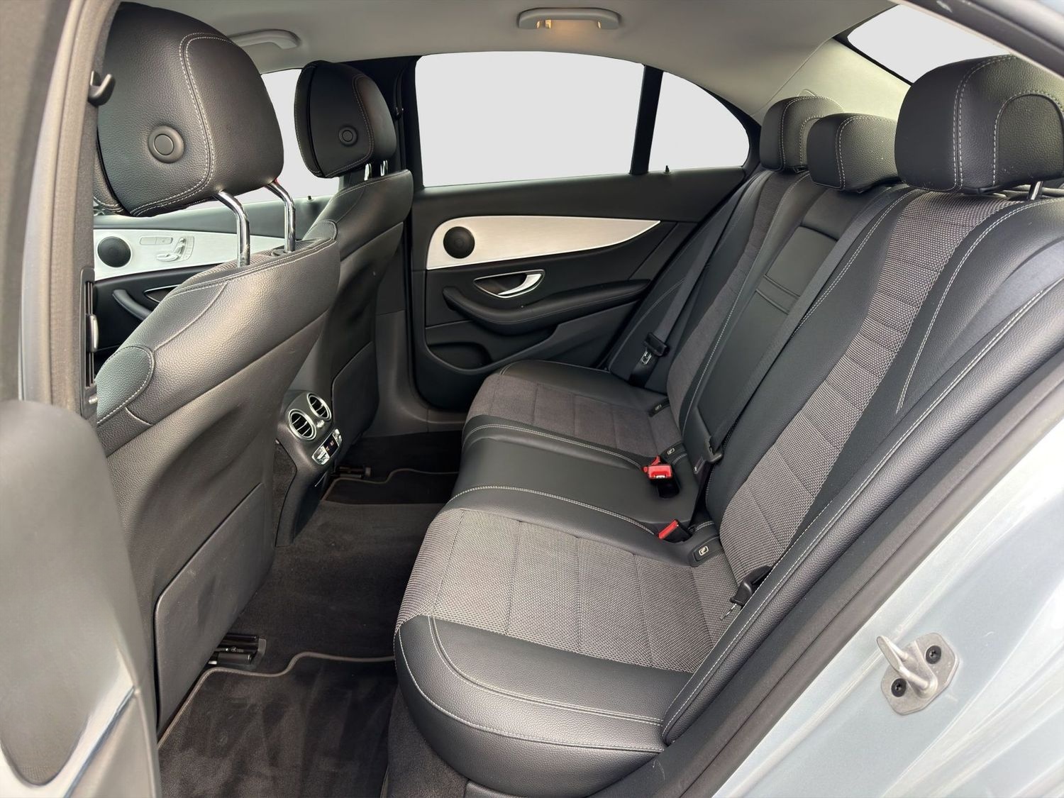 Mercedes-Benz E 220 Avantgarde Wide Navi ACC LED Standheizung foto 13