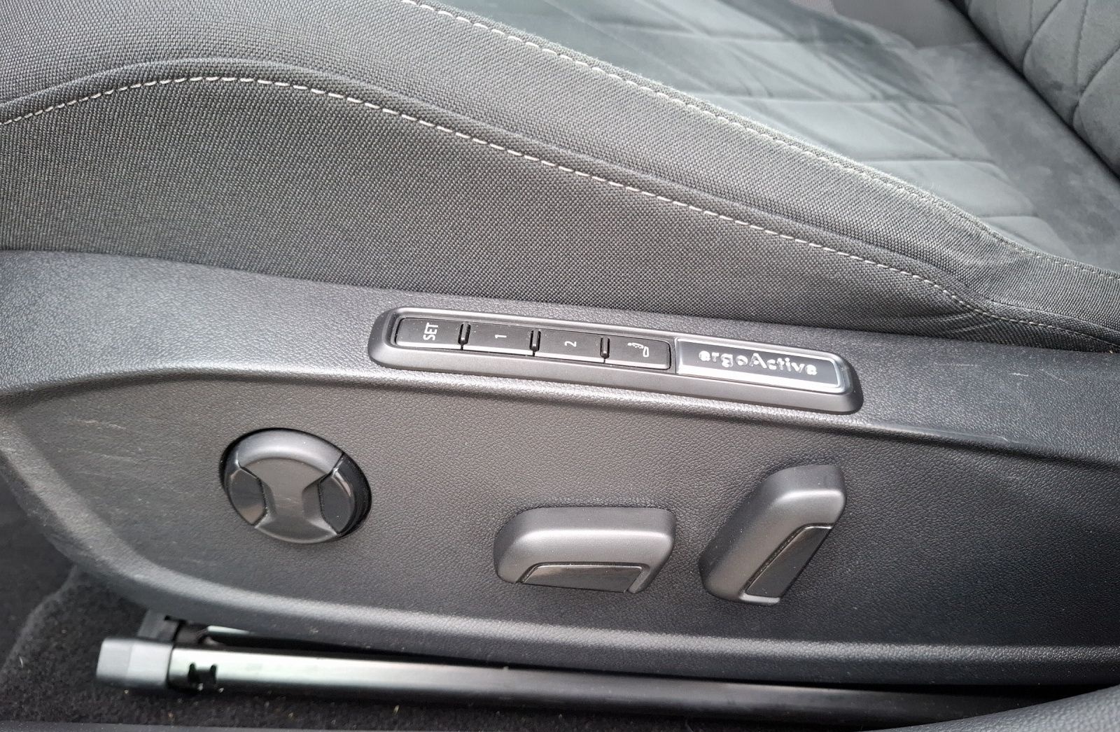 Volkswagen Golf VIII Variant TDI Style DSG LED Navi AID ACC foto 23