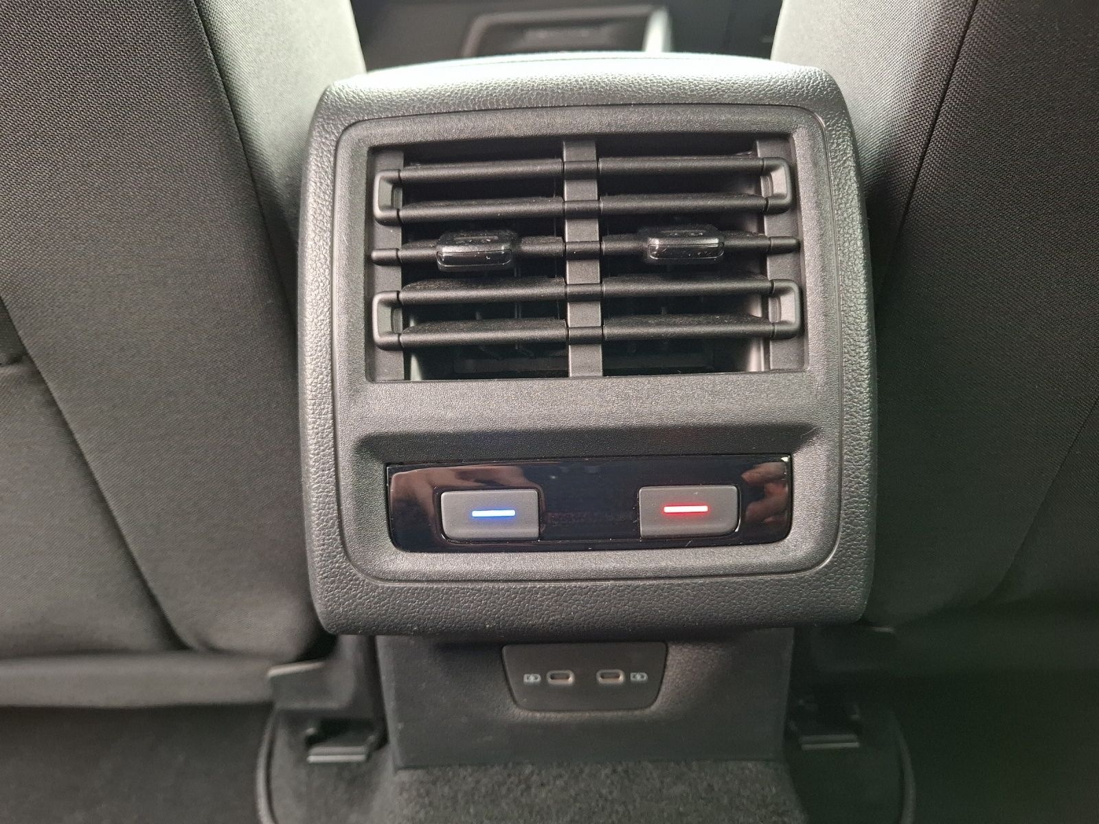 Volkswagen Golf VIII Variant TDI Style DSG LED Navi AID ACC foto 24