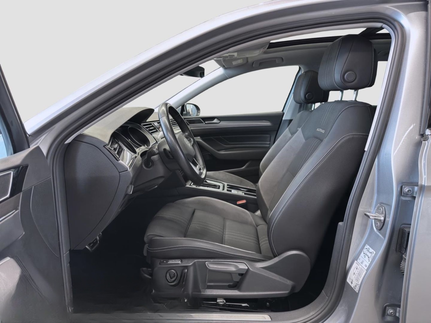 Volkswagen Passat Alltrack 2.0 TDI DSG 4Mo. PANO AHK KAMERA foto 13