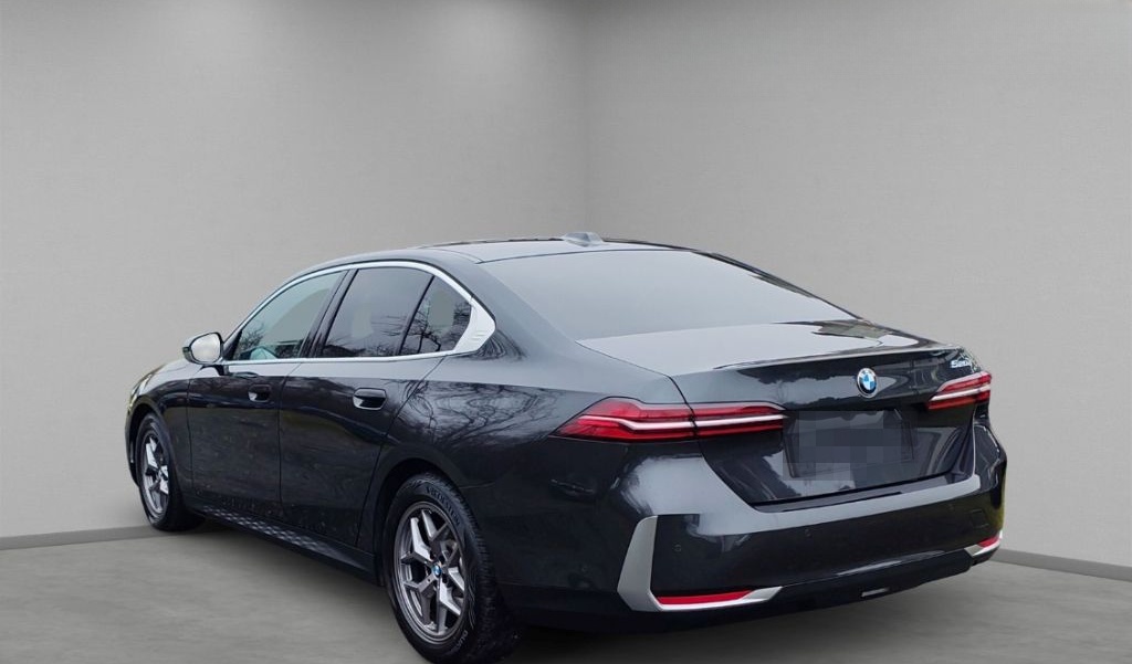 BMW 520 d Lim. 197PS +COMF.P+ALLW+HARM.KARD.+INNOVP+ foto 3